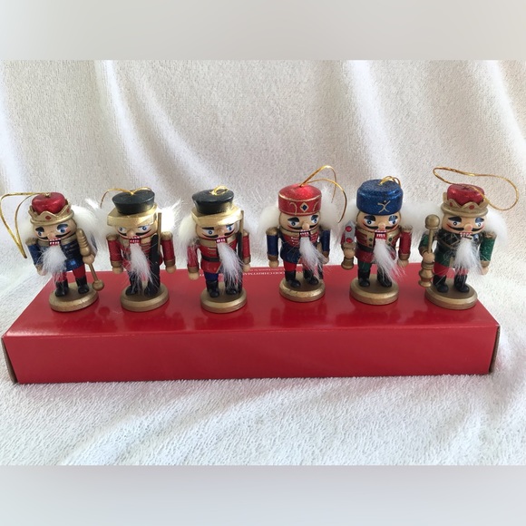 Box of 6 Wood Nutcracker Ornaments in Red Box for Macys 3" - Picture 1 of 7
